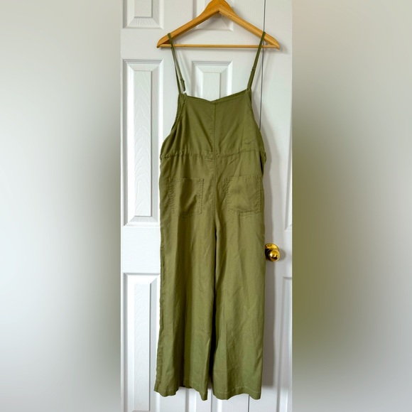Line & Dot Sage Linen Jumpsuit - Picture 1 of 4
